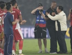 Prabowo Berbincang Dengan Ole Sesuai Laga : Kamu Dari Medan ??