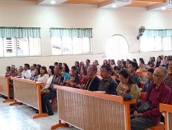 Pengucapan Syukur 2025 di GMIM Sion Tombatu: Wabup Fredy Tuda dan Anggota DPRD Sulut Prisilia Rondo Turut Mengikuti Ibadah Syukur Bersama Jemaat