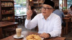 Kritik Dr. Sholikin Ruslie: Anggaran Seragam DPRD Jombang Tidak Etis