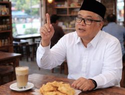 Kritik Dr. Sholikin Ruslie: Anggaran Seragam DPRD Jombang Tidak Etis