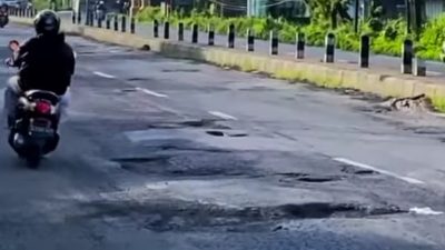 Jalan Rusak Jadi Sorotan Netizen, Jombang Pimpin Daftar Kabupaten Paling Viral di Medsos